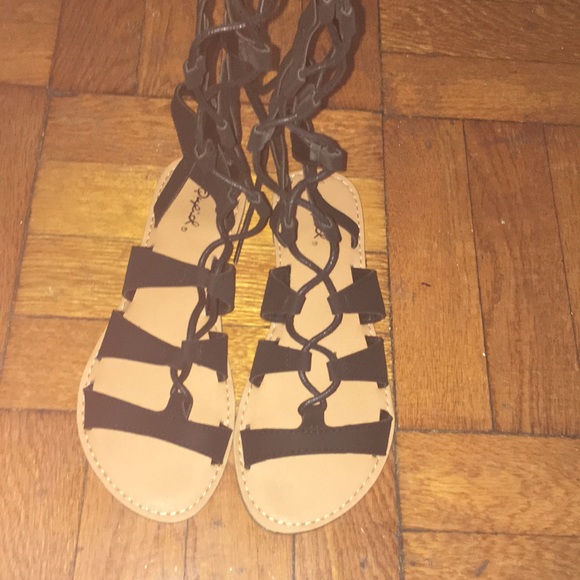 Lace up gladiator sandals - Picture 2 of 4